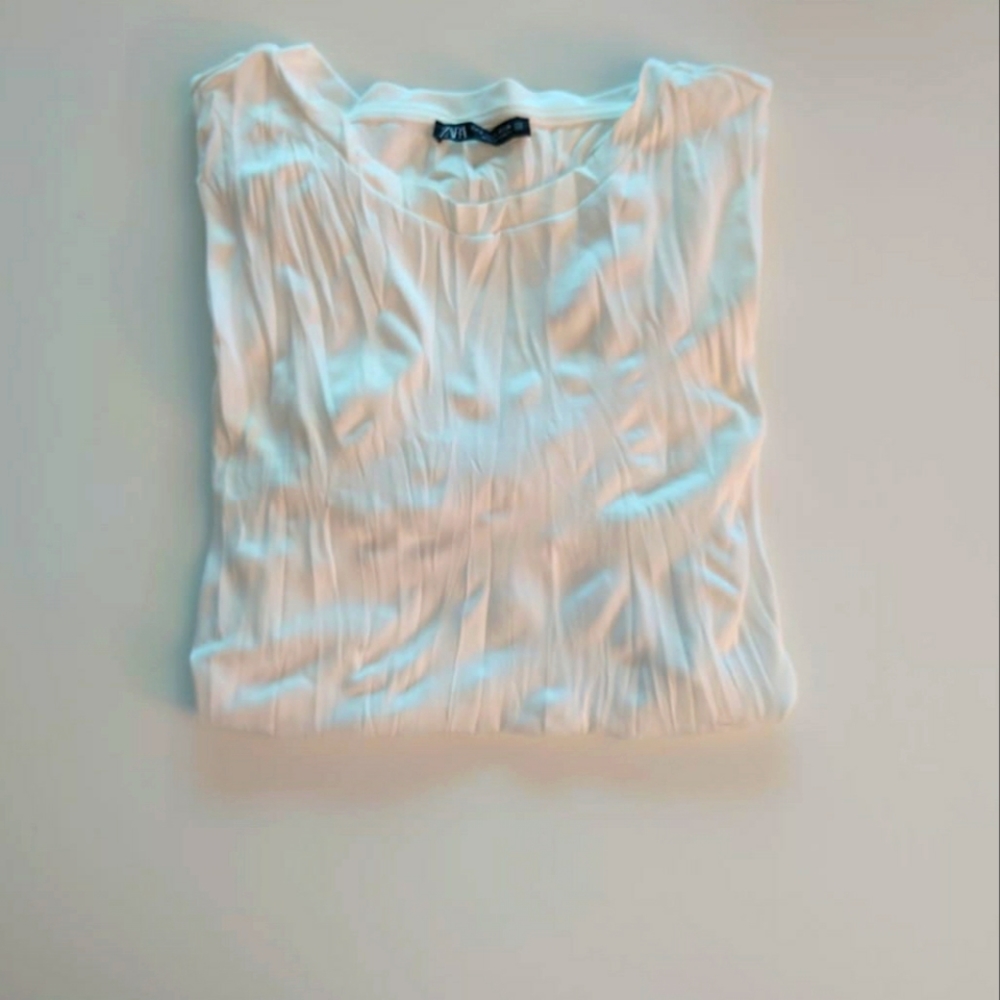 ⚡4/$20⚡Zara Wrinkles T-shirt